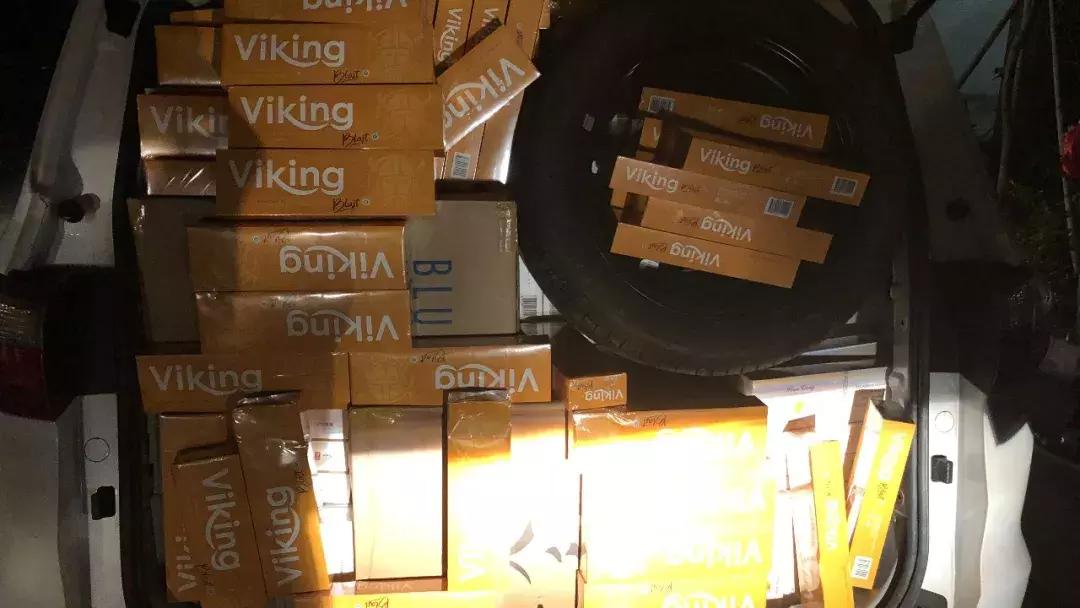 珠海边检男子冲关,冲卡逃跑民警数次鸣枪警告