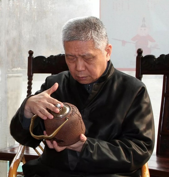 马未都家中保姆爱偷拿小东西,几次告诫后仍不改正,后来如何处理