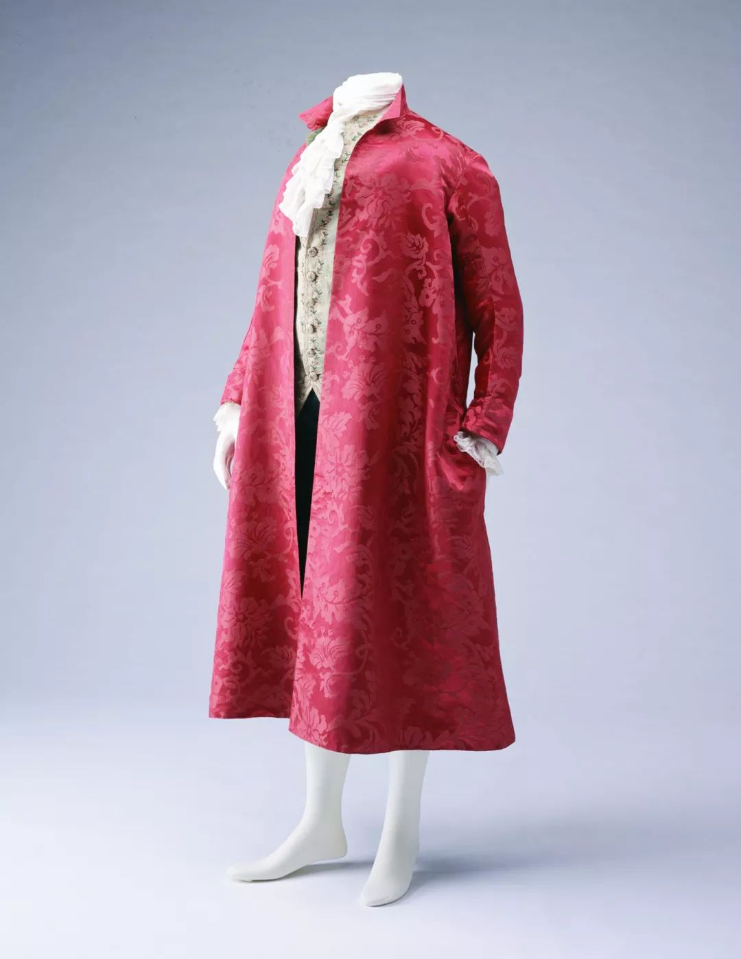 穿粉色就是娘娘腔?让小李子和猫王告诉你什么叫“油而不腻”