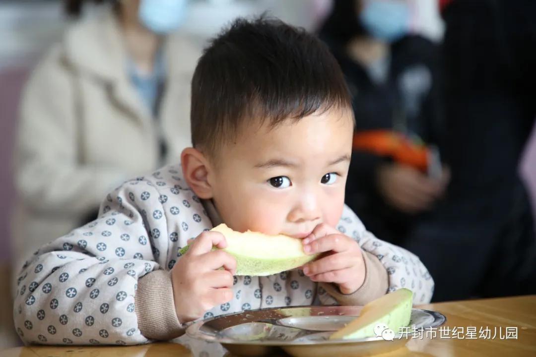 你好,小宝贝:世纪星艺术学院幼儿园新生半日体验活动