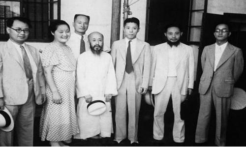 39年，一位德国女郎在行军中长满虱子，自豪道：我现在属于中国人