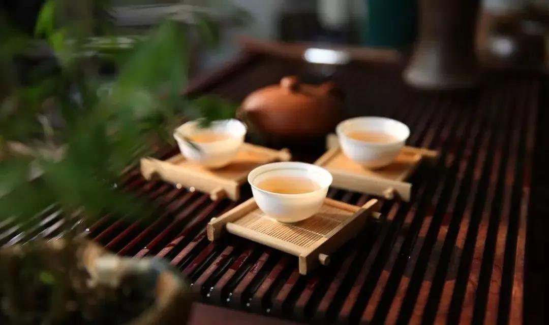 武夷岩茶为什么要盖碗,岩茶为什么隔年喝