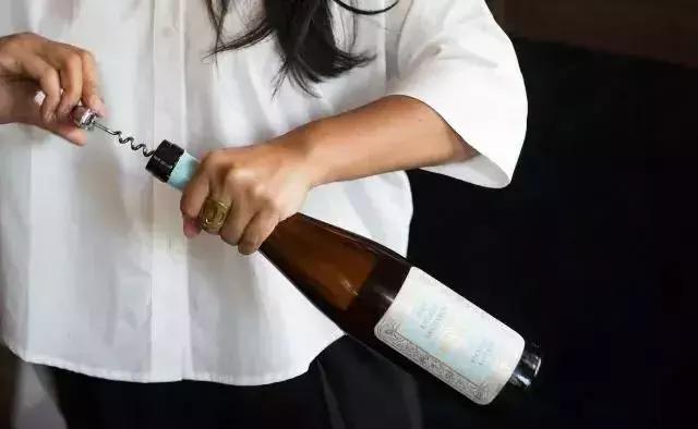 揭秘真假红酒,假冒红酒怎么鉴别