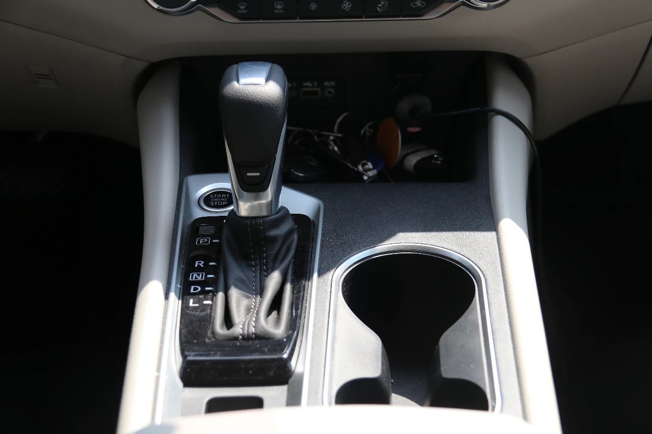 最新款天籁和第七代天籁对比,16万日系两厢车