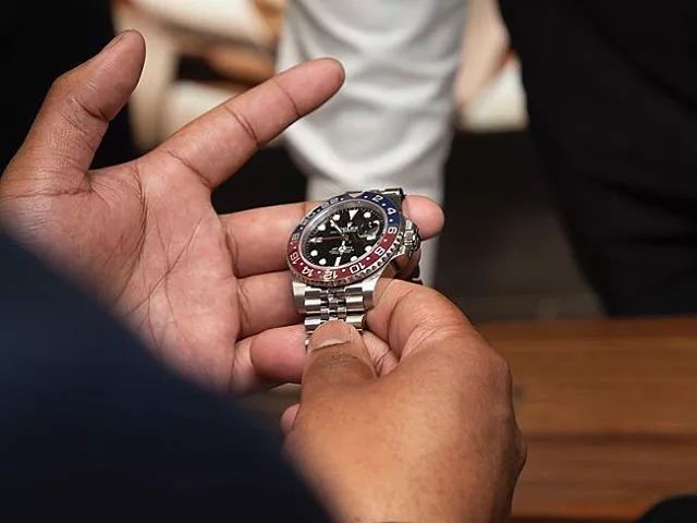 卡西欧小金块9dr和9prt有什么区别,卡西欧gmw-b5000小金块怎么连蓝牙