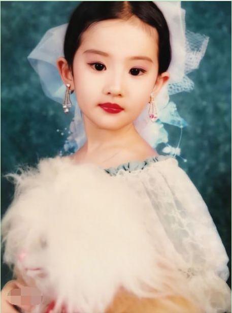 撤侨令下，骑虎难下的董卿刘亦菲，人设崩塌的王宝强，将面临选择