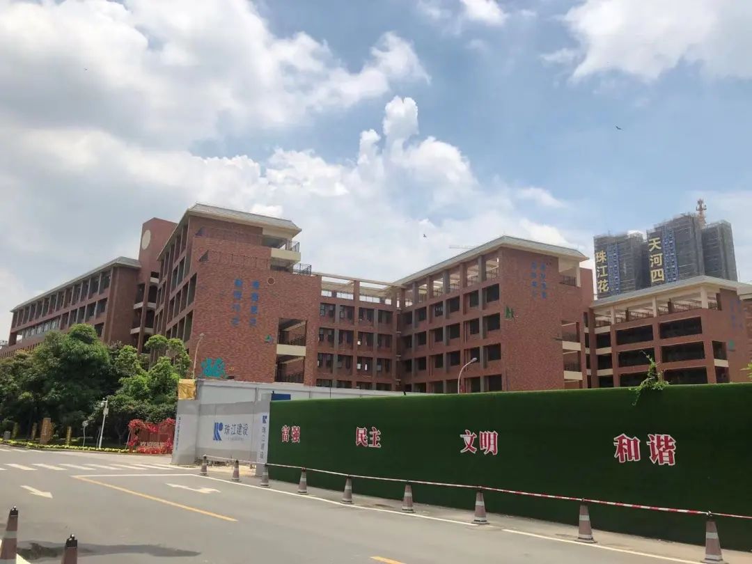 珠江花城均和小学招生,珠江花城配建的小学是哪一所