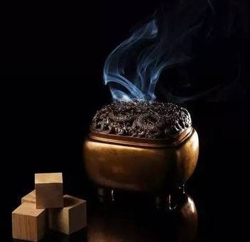 白檀檀香的功效与作用,梵克雅宝檀香跟白檀