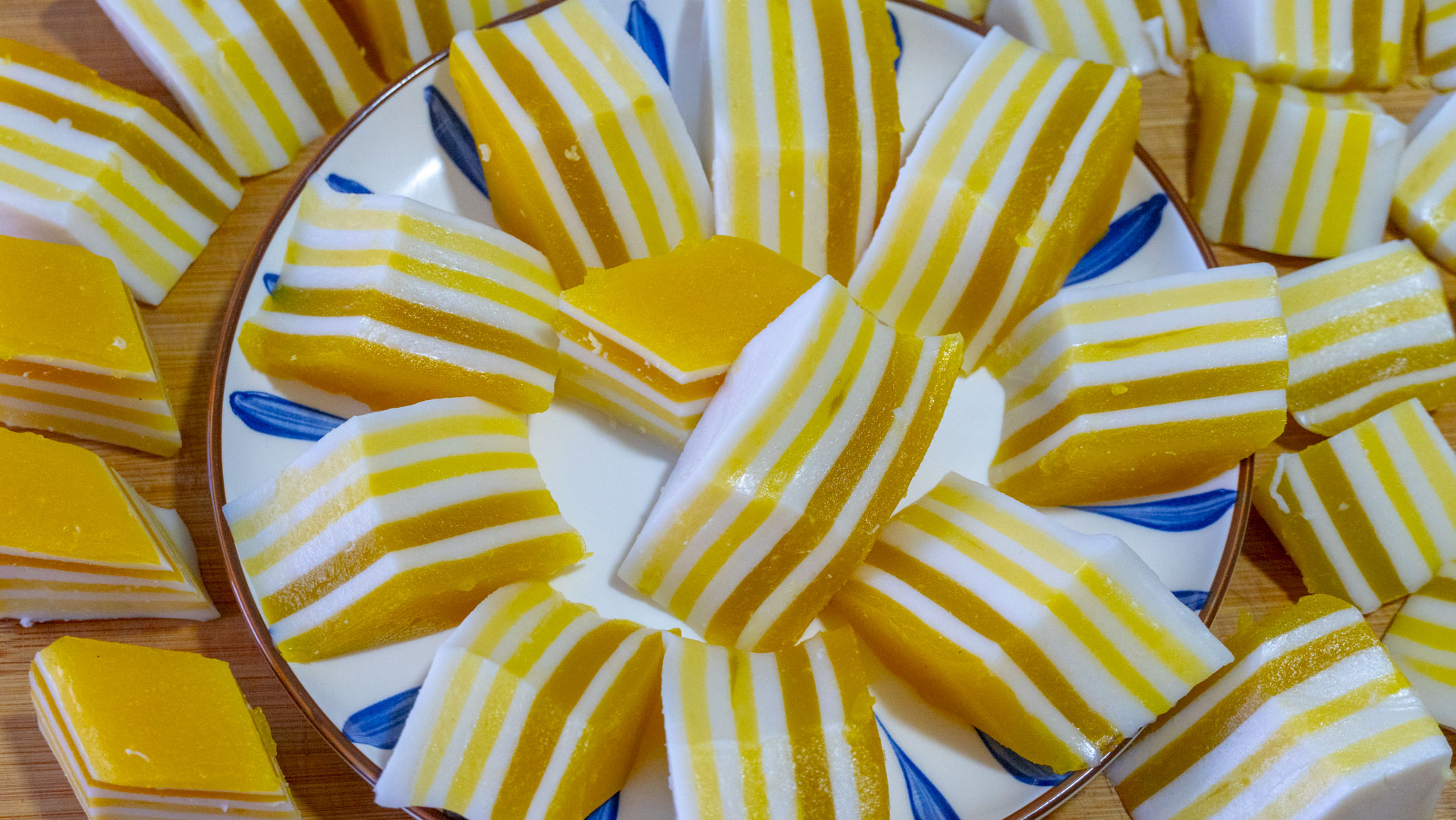 各种各样的千层马蹄糕,千层马蹄糕熟浆不够稠