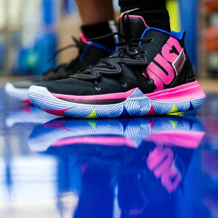 kyrie5海绵宝宝细节,kyrie5新配色海绵宝宝