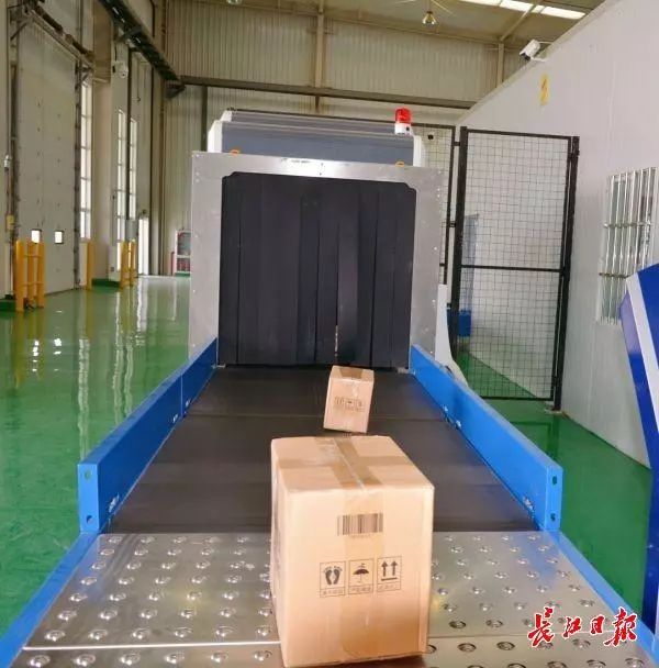 家门口的保税区,武汉跨境电商发货可以上门收货吗