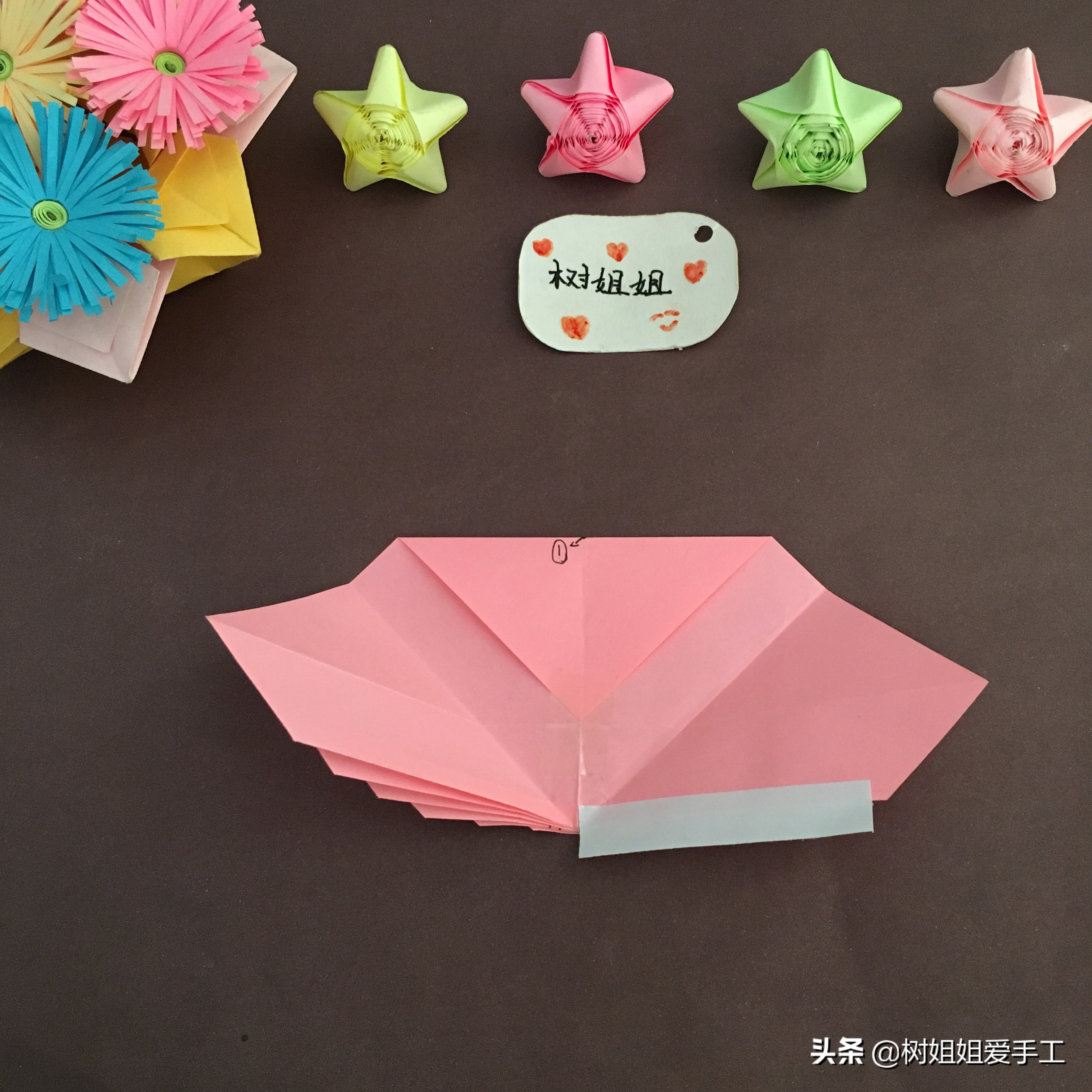 实用折纸:心与叶结合的折纸书签,很美