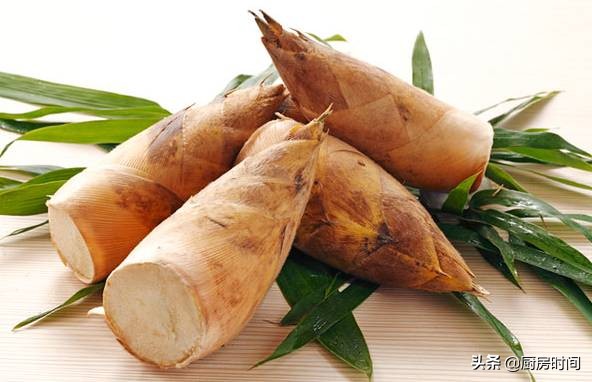 已经炒好的竹笋苦的怎么去除苦味,新鲜竹笋焯水后有苦味能泡一夜吗