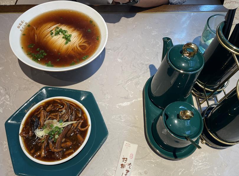 面馆免费吃面带动招牌面狂销300碗,人均100左右的上海面馆