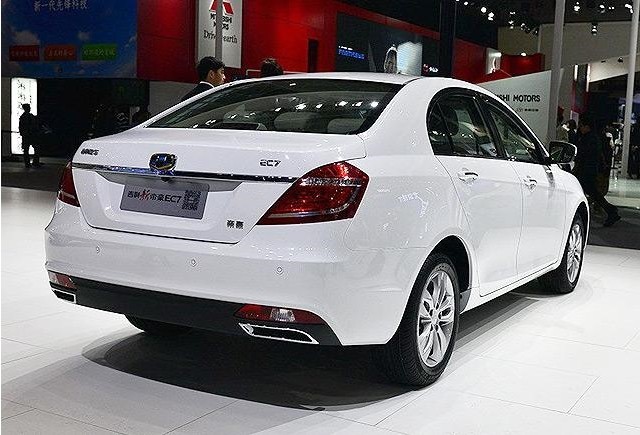 吉利帝豪实际驾驶体验,开了8年的吉利帝豪现在怎么样