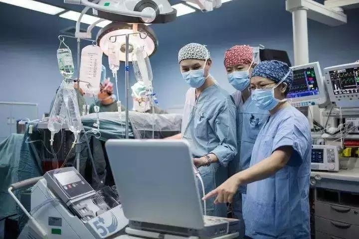 拍抖音快手属于视频剪辑吗,拍抖音可以戴口罩算违规吗