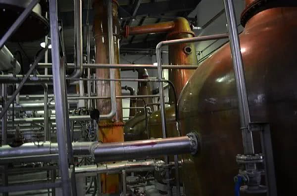 一间被严重忽略的台湾酒厂，今天就从它的木桶修复大师跟你聊起