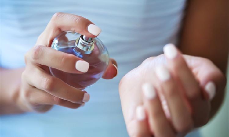 想要变美用什么化妆品,女生变美必备好物香水