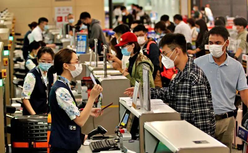 英国大学又开始包机了,直飞接送中国学生,中英机票攻略来了