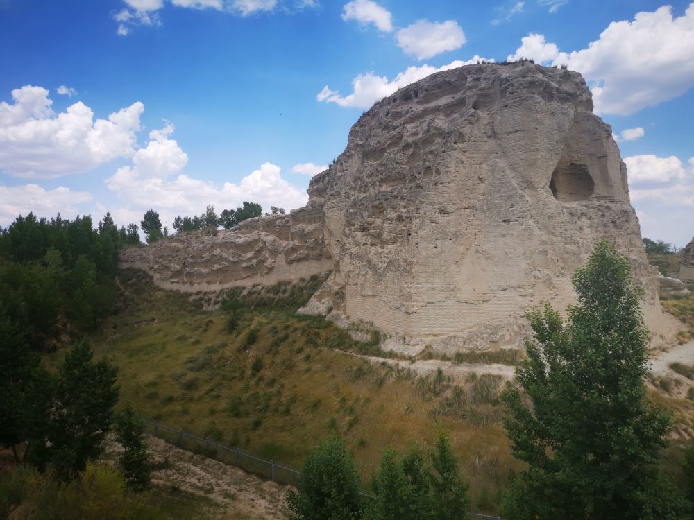 塞上长城绝高漠金戈犹响无定河