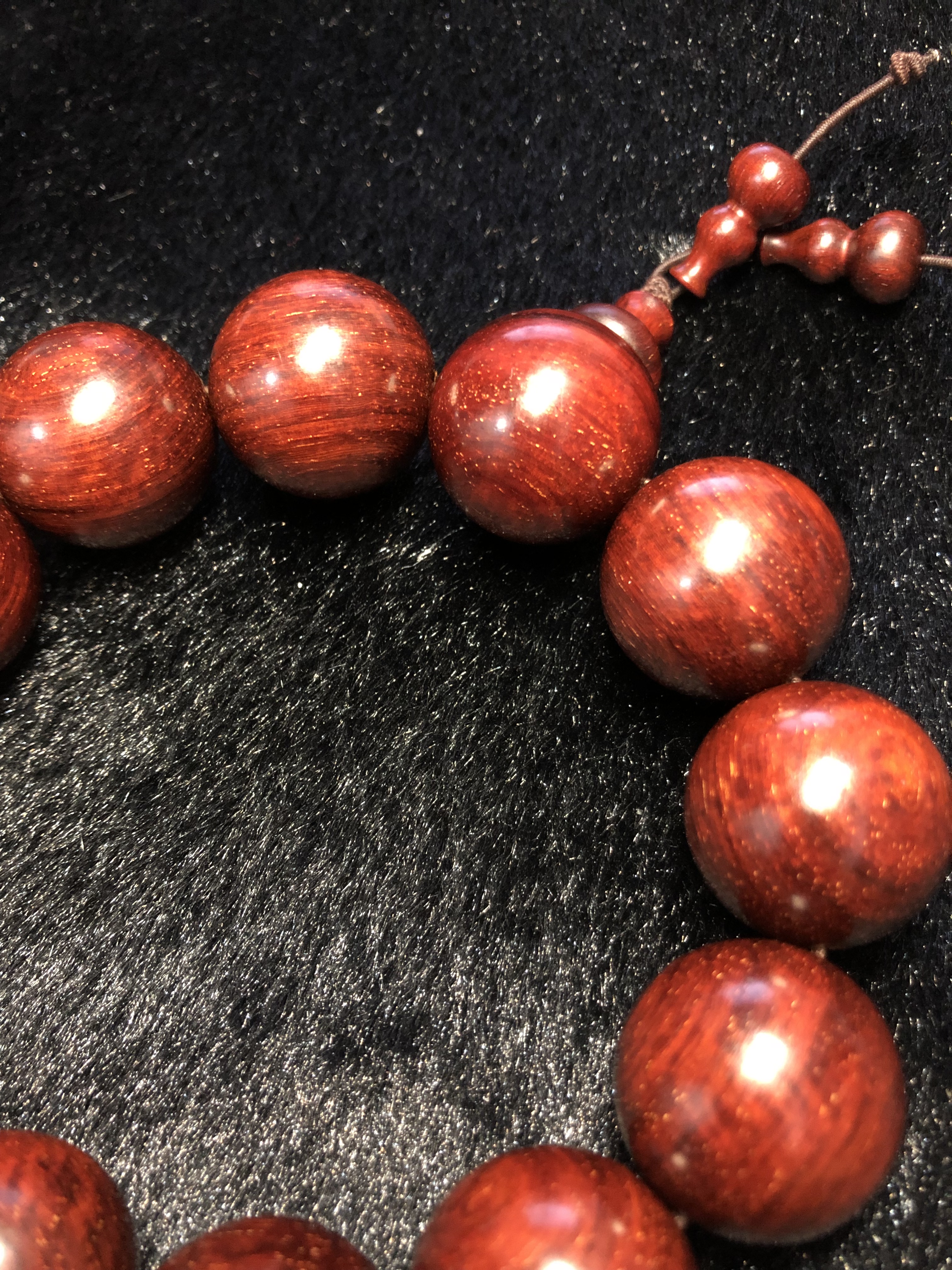 满金星小叶紫檀手串值不值得买,金星紫檀手串一般多少钱