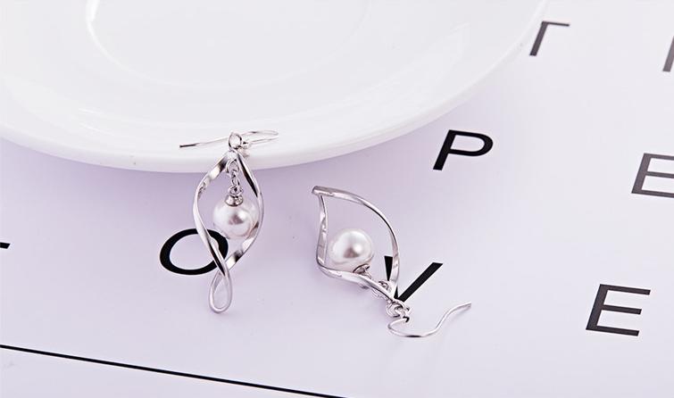 戴纯银耳钉有什么好处,佩戴纯银的好处