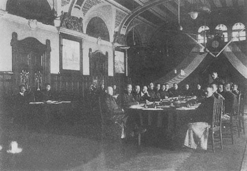 孙中山就任临时大总统，为何很快让给袁世凯？背后原因其实很无奈