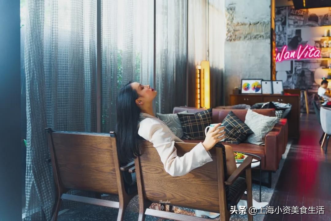 鐜颁唬鏃跺皻椋庡挅鍟″巺,鐜颁唬娼祦椋庡挅鍟″巺