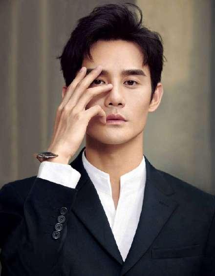 娱乐圈男明星最美的几双手,快来看看有没有你们的爱豆