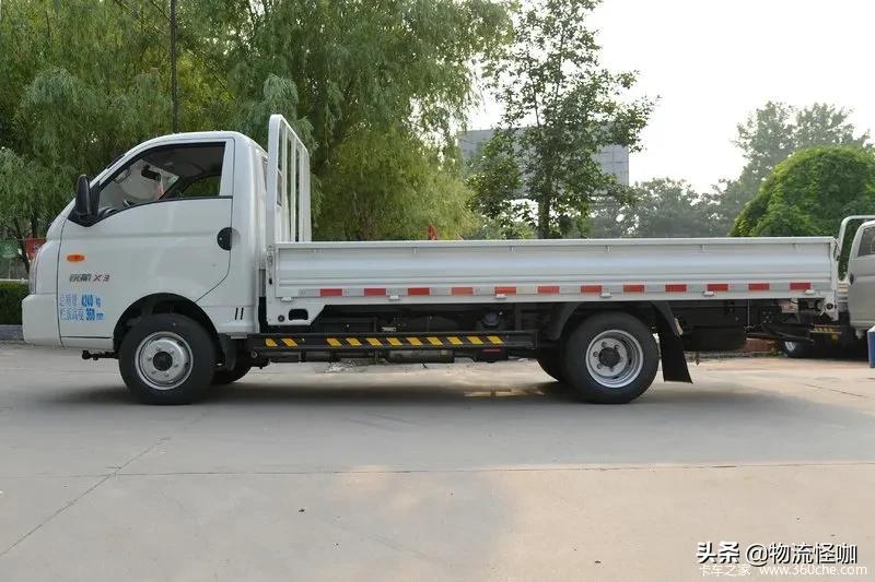 凯马锐航x3柴油版单排小货车3米98,凯马锐航x33.6单排栏板多少钱