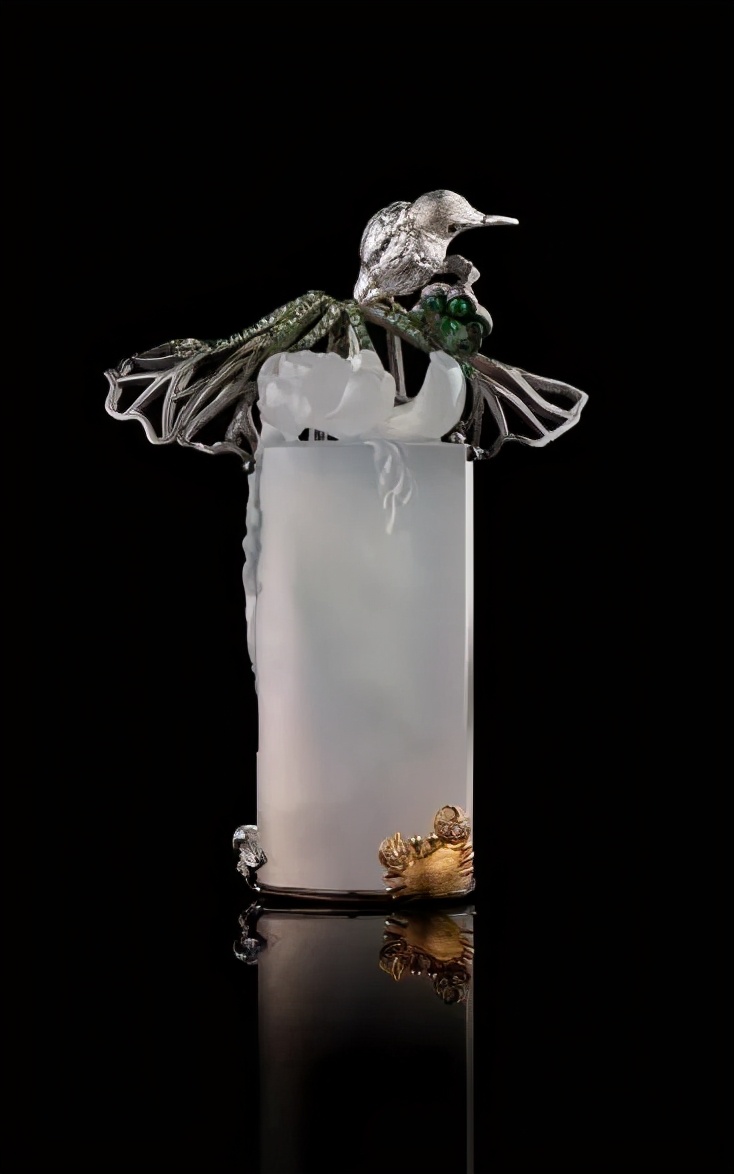 她设计的珠宝如画似景承包了你对美的所有渴求与遐想