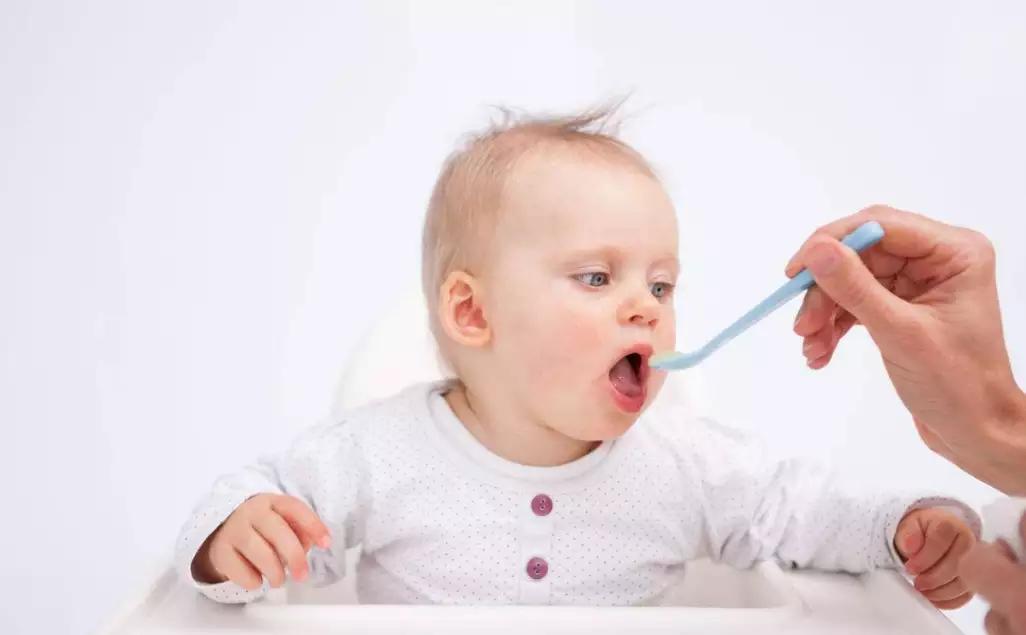 宝宝添加辅食后怎么安排吃奶,宝宝添加辅食之后怎么喂母乳