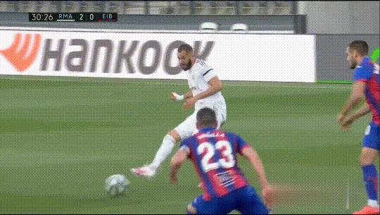 熟悉的皇马回归：上半场进3球+拉莫斯倒车打空门+下半场被进1球