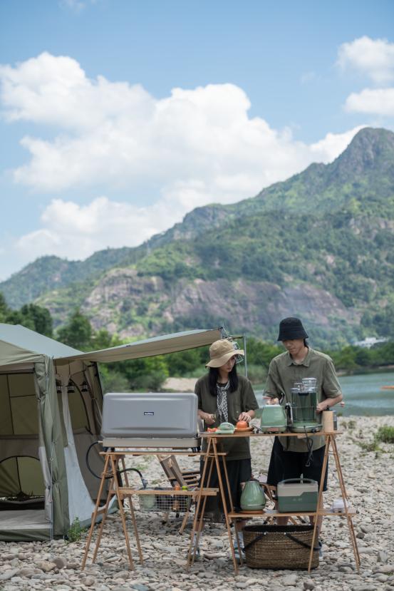 超大号移动电源户外,体积小容量大的移族户外移动电源