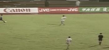 一文看懂范志毅巅峰有多强:敢与C罗比弹跳,后卫技术胜前锋