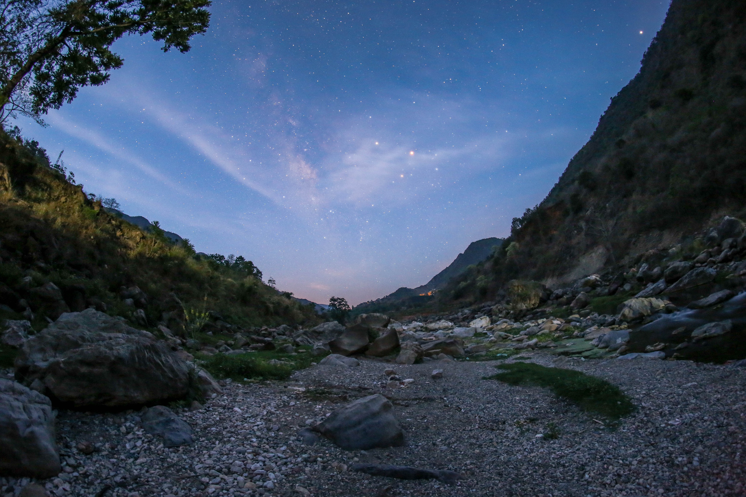 昆明天空之城附近泡温泉,昆明野温泉一日游