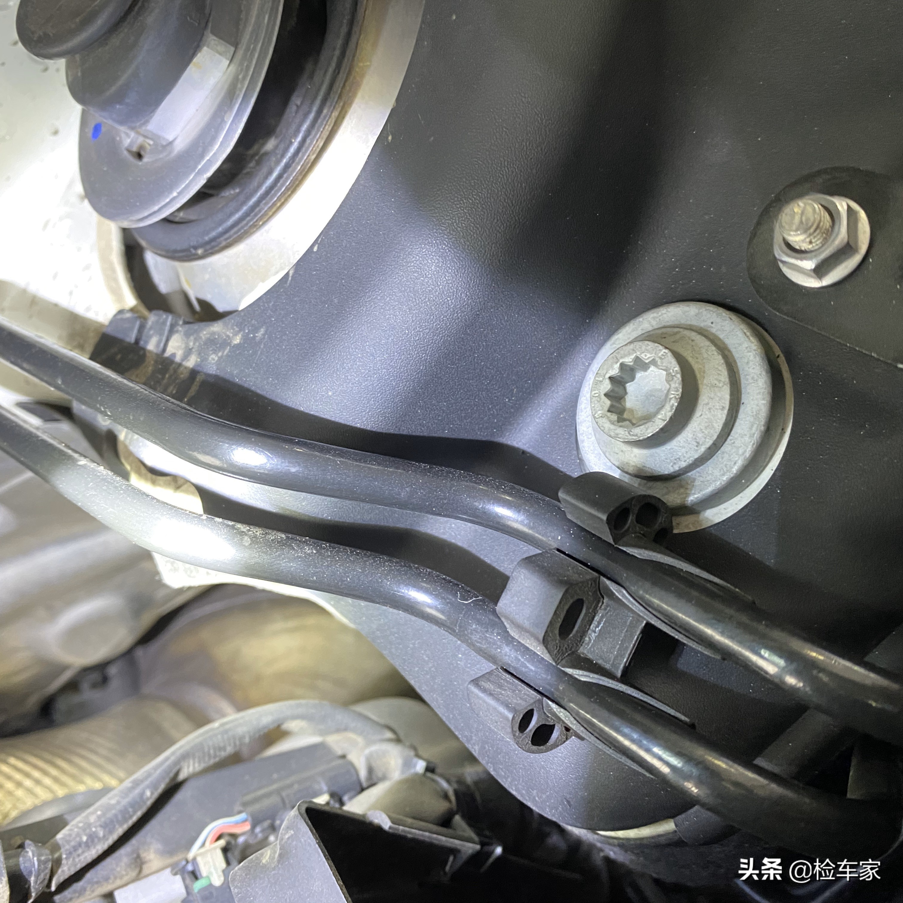 为什么这么多人买宾利飞驰,为什么会有人买二手豪华车