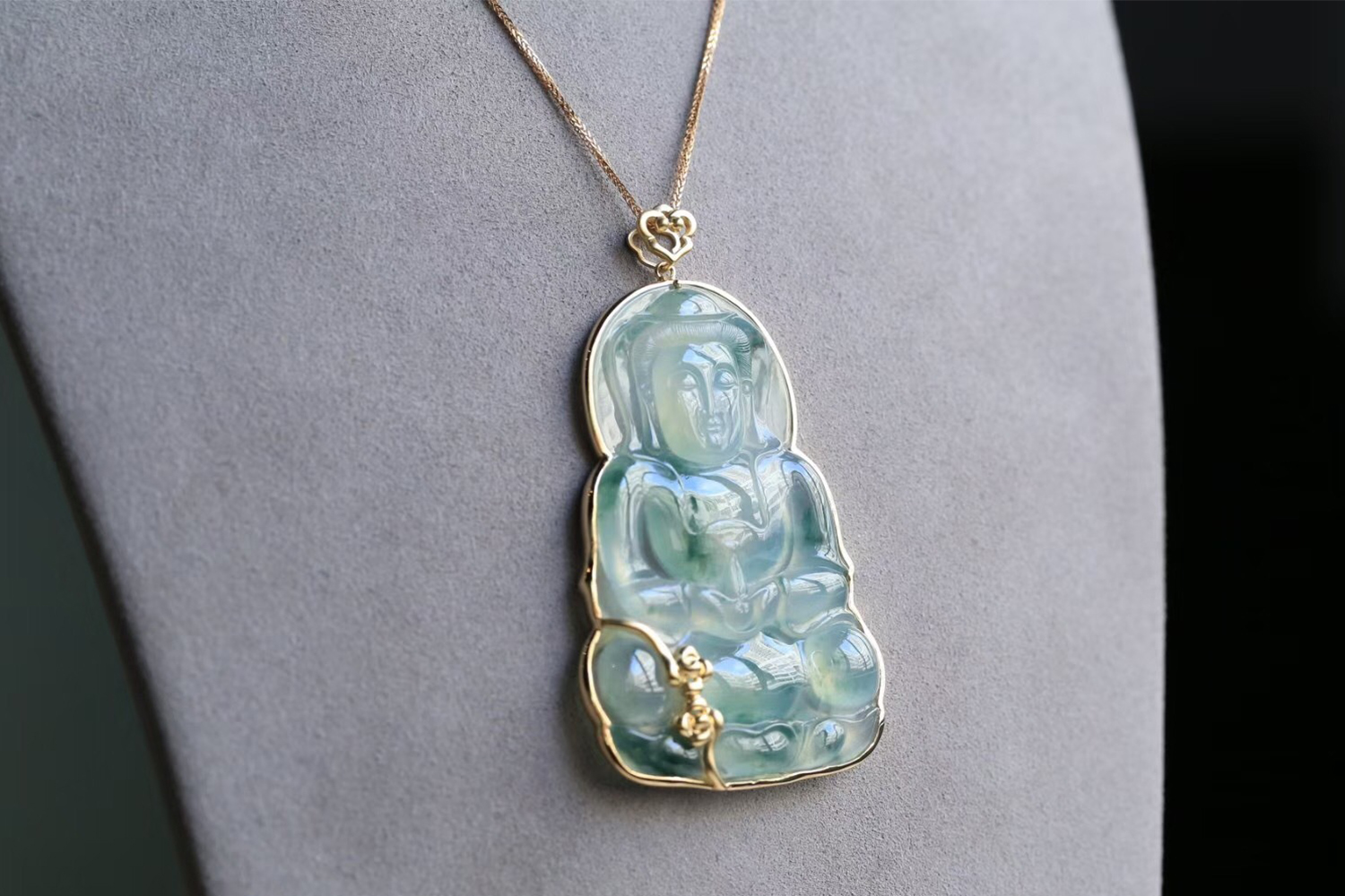 翡翠手镯摔断修复图片,翡翠手镯摔断了修复多少钱