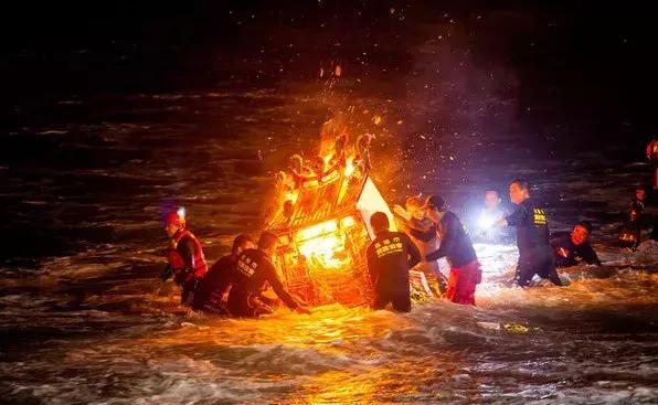 又是一年一度的中元节即将来临,中元节致我远去的亲人