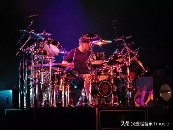 乐队合奏当中，你成了史上弱爆键盘手，咋办？