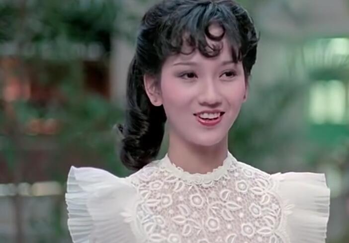 凸嘴更能显风情？满屏烤瓷牙的影视圈，可能早忘了“美人三分龅”