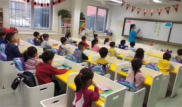 被家长逼着上辅导班,上海两岁男童学习压力大斑秃