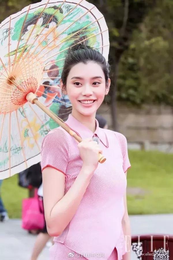 比T恤高贵，比衬衫优雅，今年夏天流行Polo衫