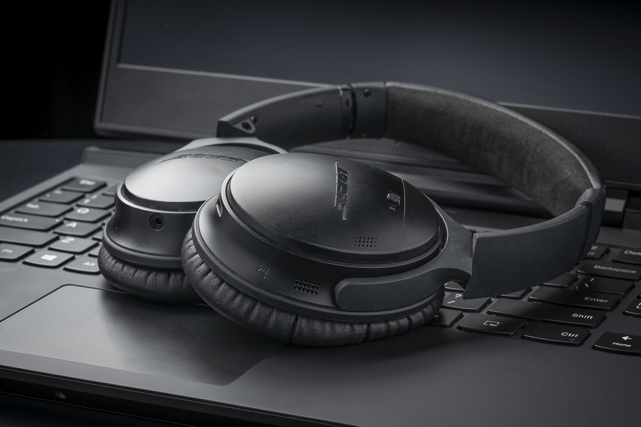 bose降噪耳机qc35二代和q45区别,头戴式耳机降噪能听歌吗