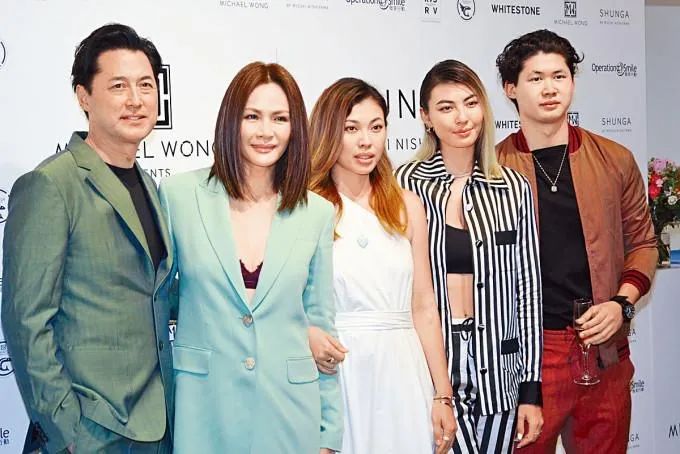 王敏德和他女儿,王敏德双胞胎女儿