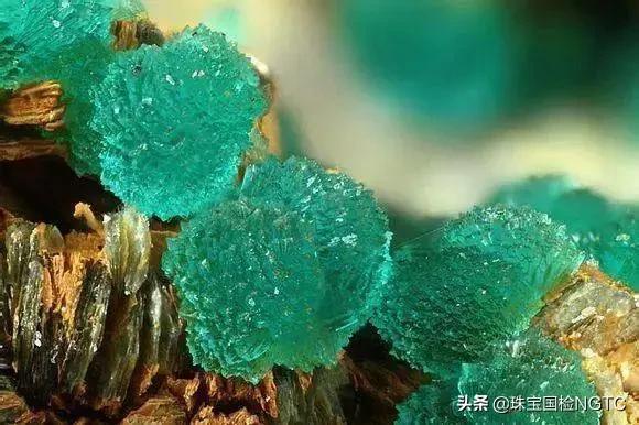 真正的绿松石什么样的,真正的绿松石是什么样的