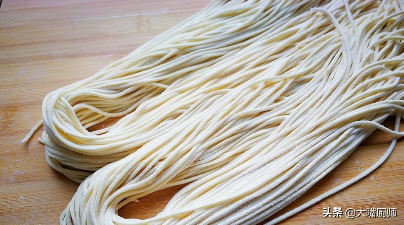 做凉面面条怎么做,做凉面怎么处理面条