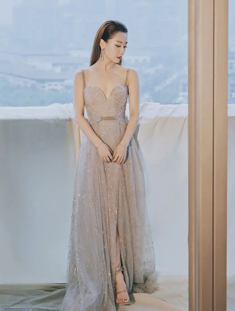 女明星穿eliesaab高定,eliesaab高定给明星穿收费吗