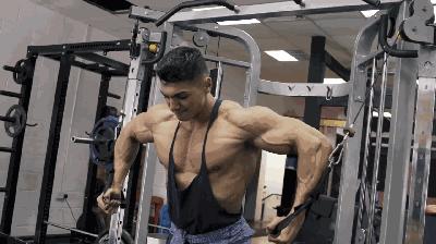 5种必练的胸肌训练方法,新手如何高效的练出胸肌