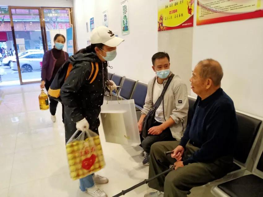 贫困山区手拉手,社区一对一帮扶贫困户